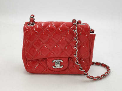 CHANEL CHANEL Mini Matelasse Patent Chain Shoulder Bag
