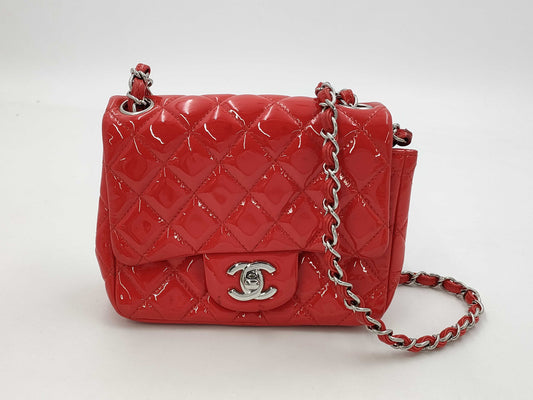 CHANEL CHANEL Mini Matelasse Patent Chain Shoulder Bag