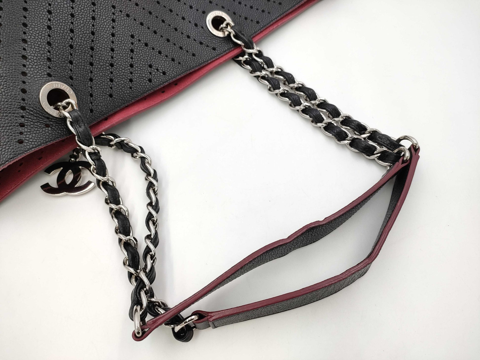 CHANEL Punching Chain Tote 22303300 Tote Bag