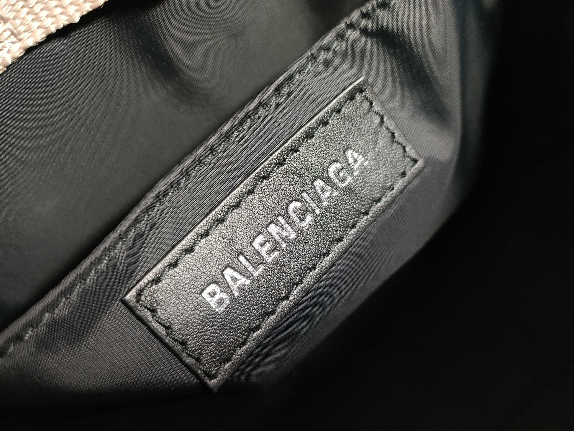 BALENCIAGA Amy Messenger Bag 656106