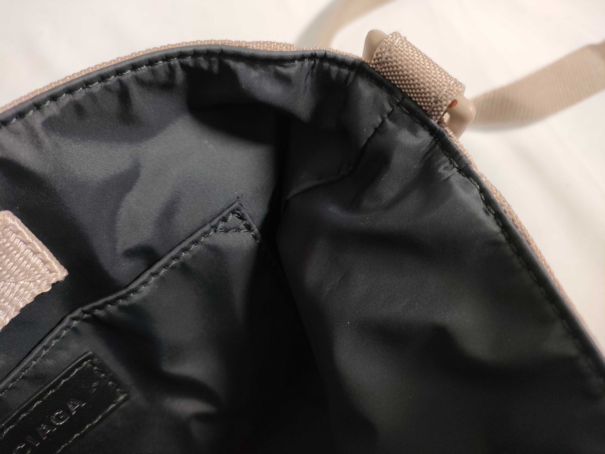 BALENCIAGA Amy Messenger Bag 656106