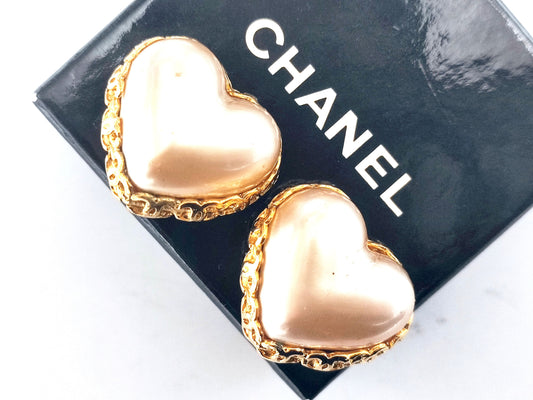 CHANEL Coco Mark 2 8 Heart Pearl Earrings