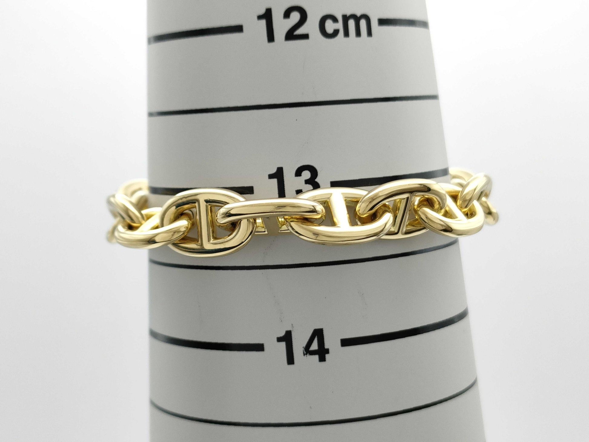 HERMES Chaine d'Ancre PM 16-link bracelet in YG Au750, 51.1g.