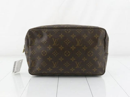 LOUIS VUITTON M47522 Truss Toilette 28 Pouch