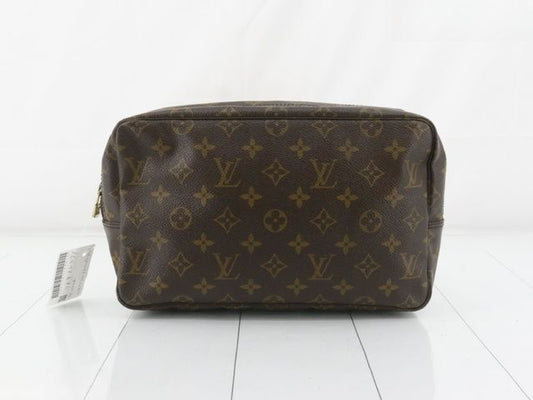 LOUIS VUITTON M47522 Truss Toilette 28 Pouch