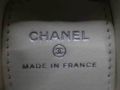 CHANEL White Patent Goatskin Makeup Box Clutch with Chain Shoulder Bag