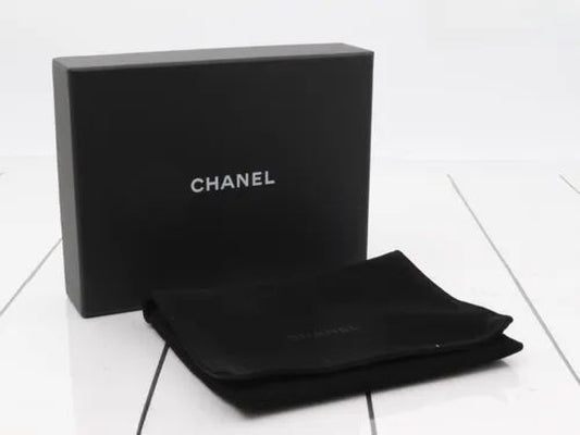 CHANEL White Patent Goatskin Makeup Box Clutch with Chain Shoulder Bag