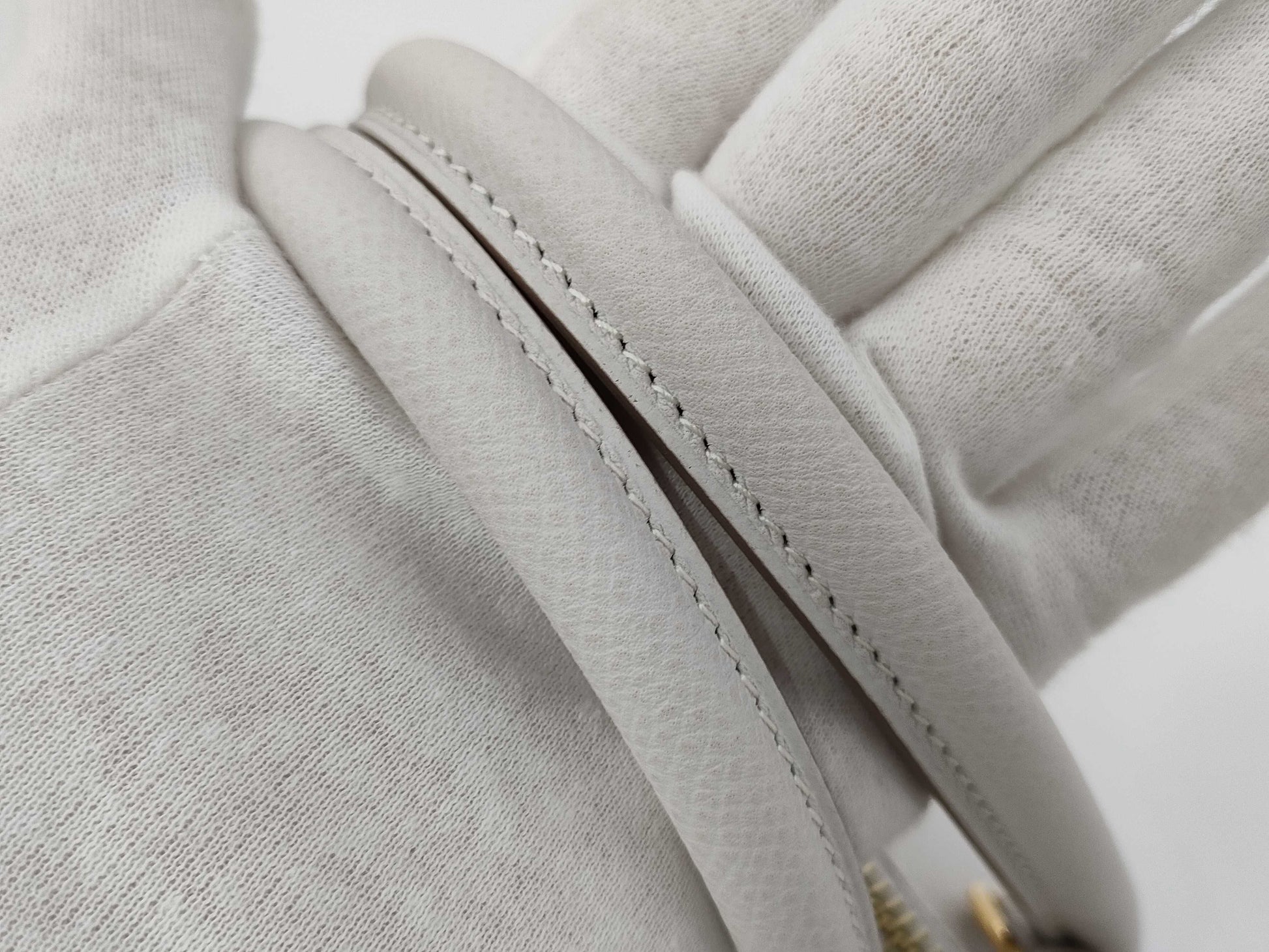 HERMES Bolide 1923 30 B Stamped Epsom Leather 2-Way Bag with New Gris Pearl and Gold Hardware. Suitcase.