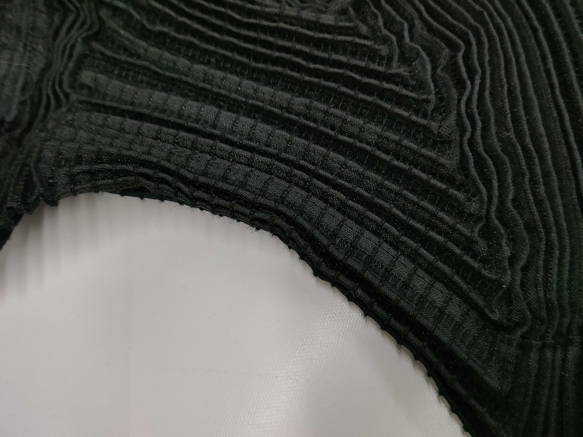 (10462_0175) ISSEY MIYAKE ISSEYMIYAKE Issey Miyake IM84FD541 Pleated Steam Stretch Jacket 3D Steam Black 2 Jacket