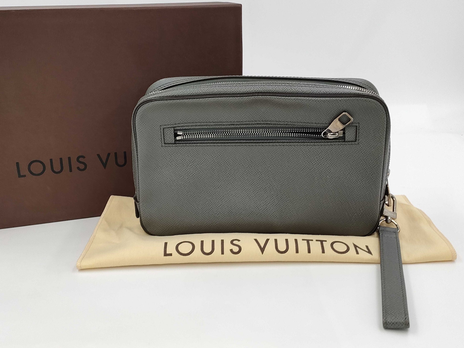 LOUIS VUITTON Taiganeo Pavel Second Bag