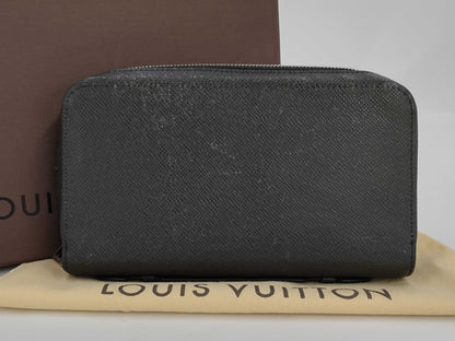 LOUIS VUITTON Taiga Zippy XL Wallet
