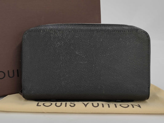 LOUIS VUITTON Taiga Zippy XL Wallet
