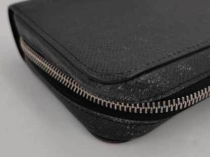 LOUIS VUITTON Taiga Zippy XL Wallet