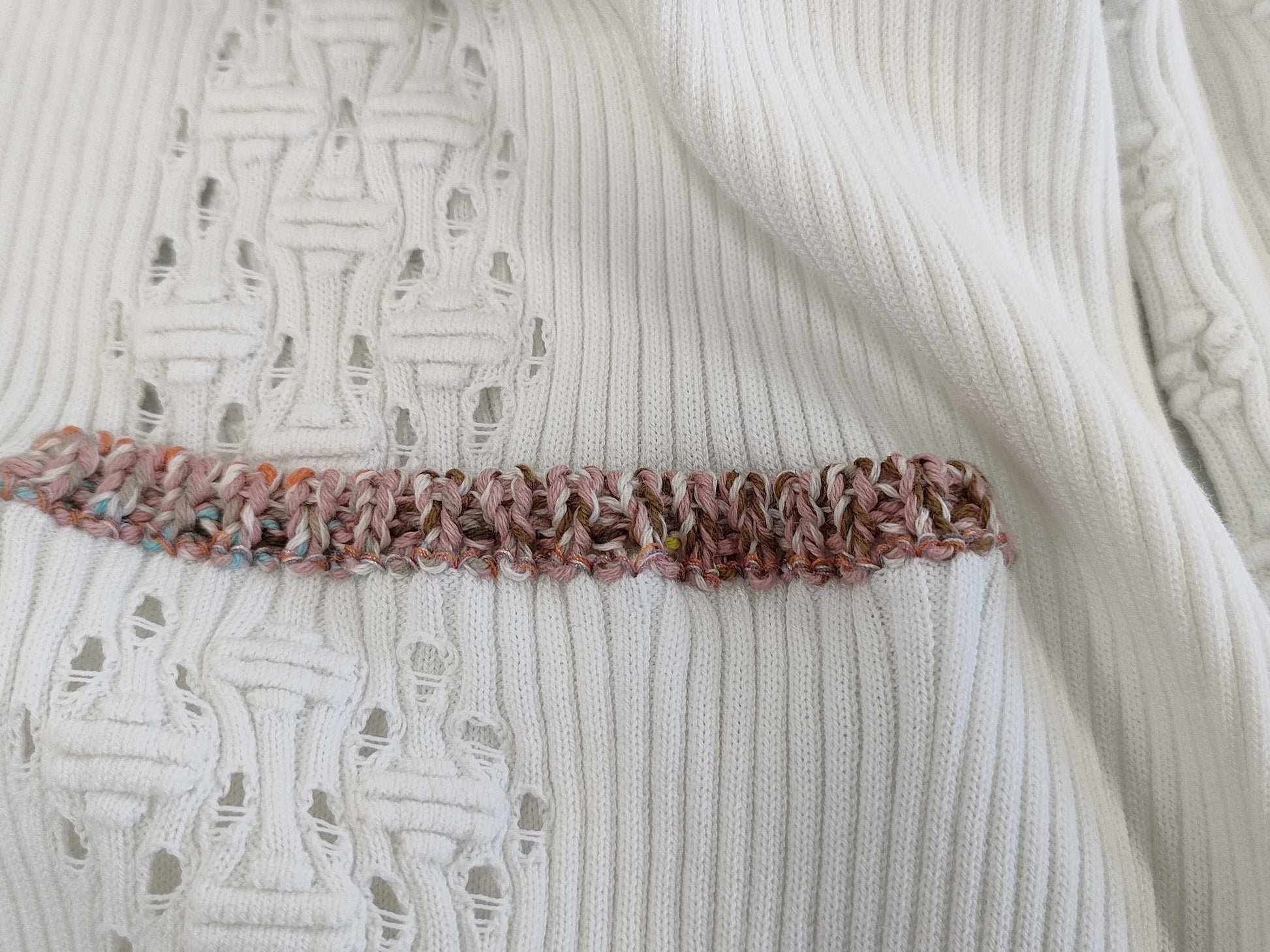 (10462_0109) CHANEL CHANEL White Knitted Cardigan Spare Yarn Button Size 38 Cardigan