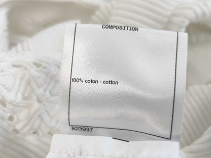 (10462_0109) CHANEL CHANEL White Knitted Cardigan Spare Yarn Button Size 38 Cardigan