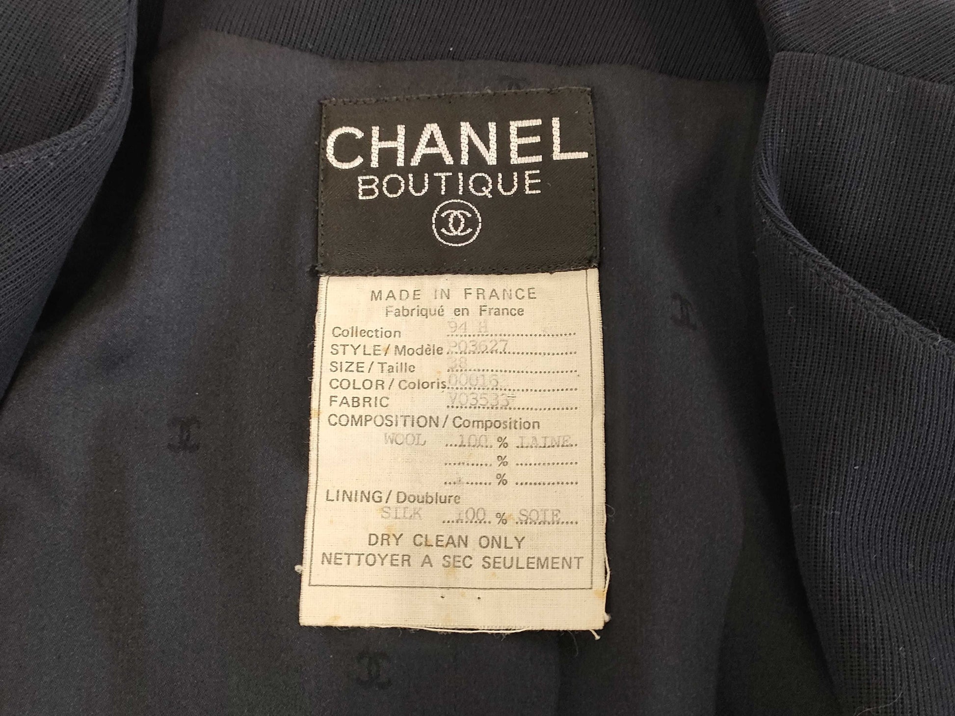 (10462_0137) CHANEL 94 Years P03627 Coco Mark Button Collarless Skirt Set 38 Other Apparel