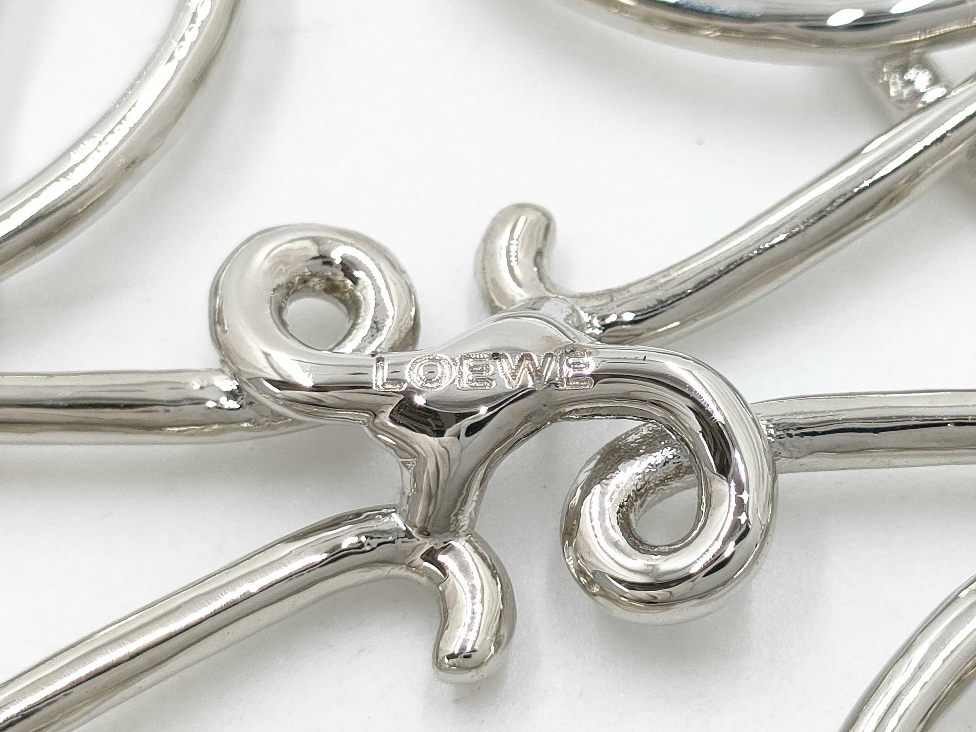 (10461_0128) LOEWE LOEWE Anagram Brooch Brooch