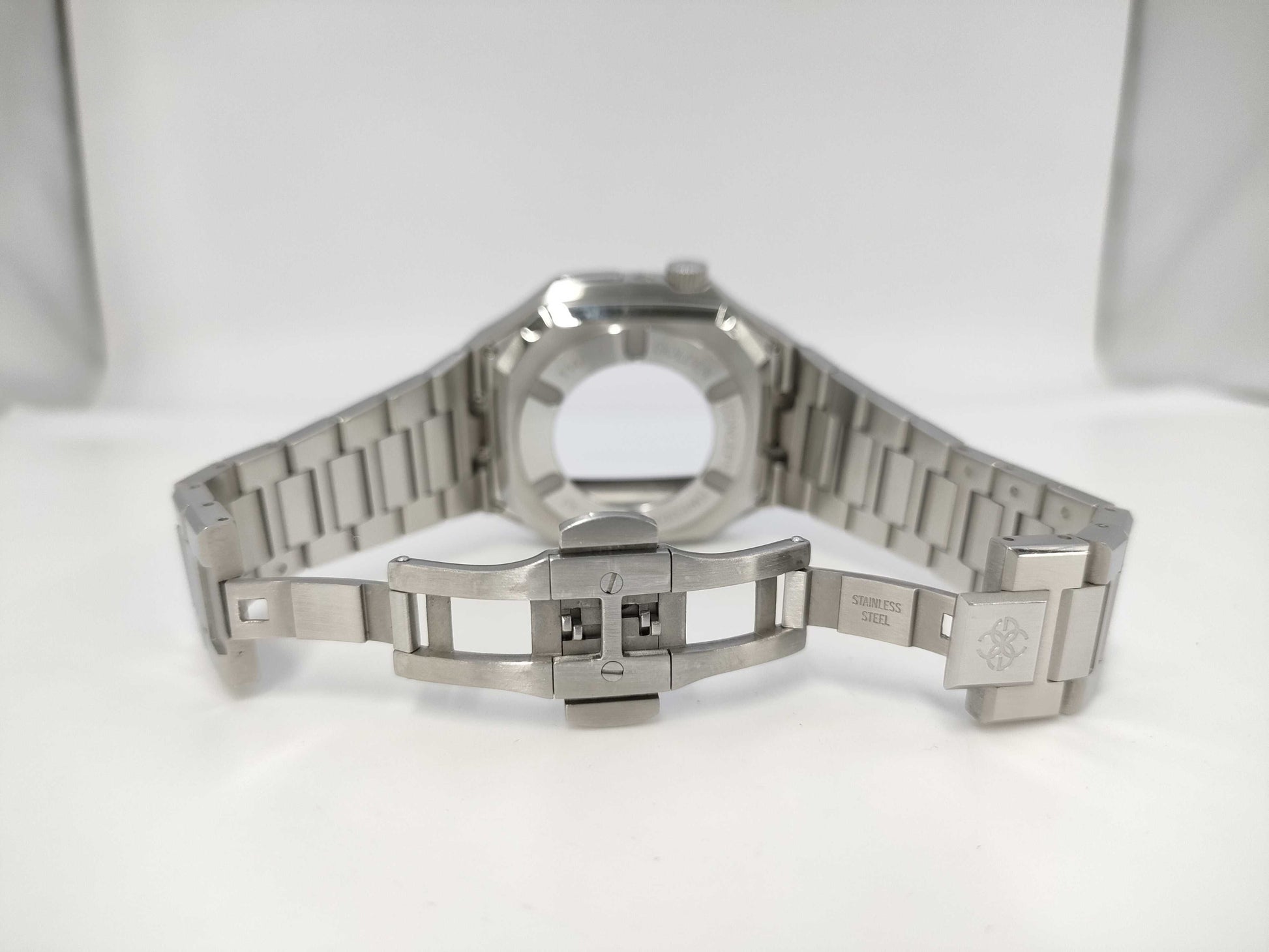 Golden Concept Apple Watch Case EV-40 114/999 Silver Other Accessories