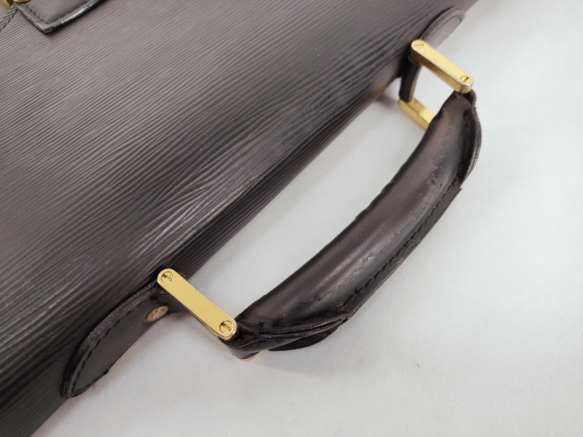 LOUIS VUITTON Epi LV Epi Ambassador Bag M54412 Serial Number Unknown Business Bag