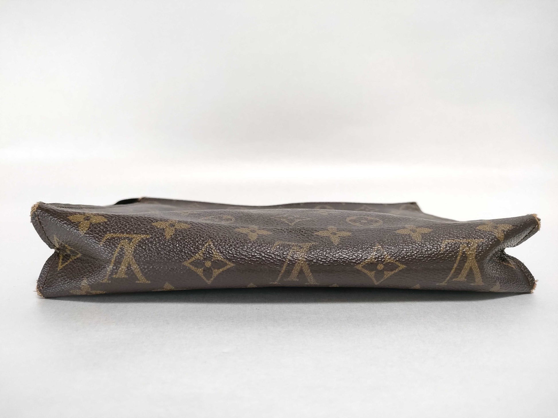 LOUIS VUITTON Monogram LV Monogram Poche Toilette 26 M47542 Pouch with Unknown Serial Number