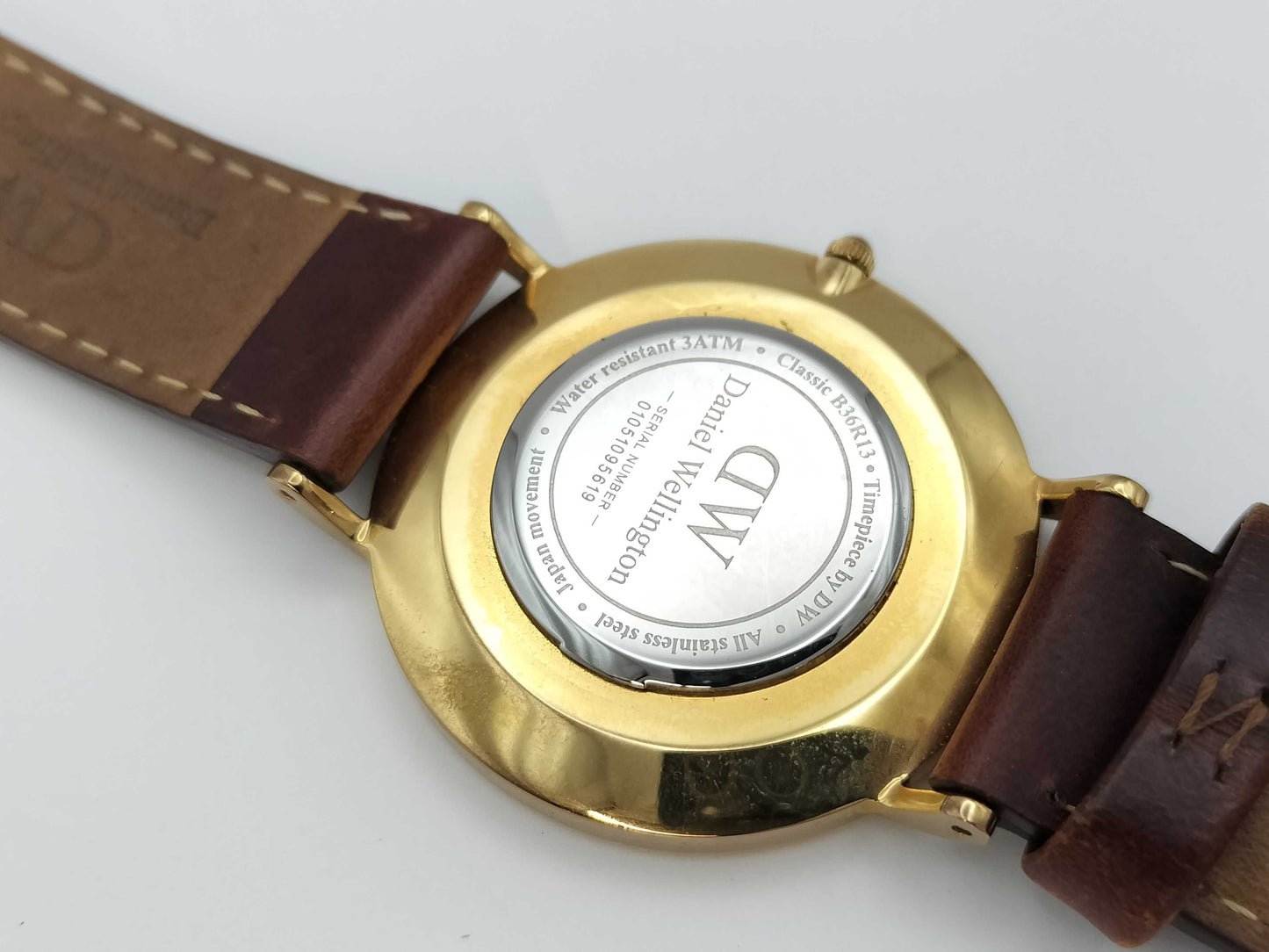 DW 01051095619 Quartz Men's Watch