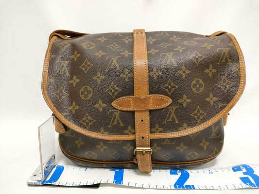 LOUIS VUITTON Monogram TH - Louis Vuitton M42256 VI0922 Saumur 30 Monogram Shoulder Bag
