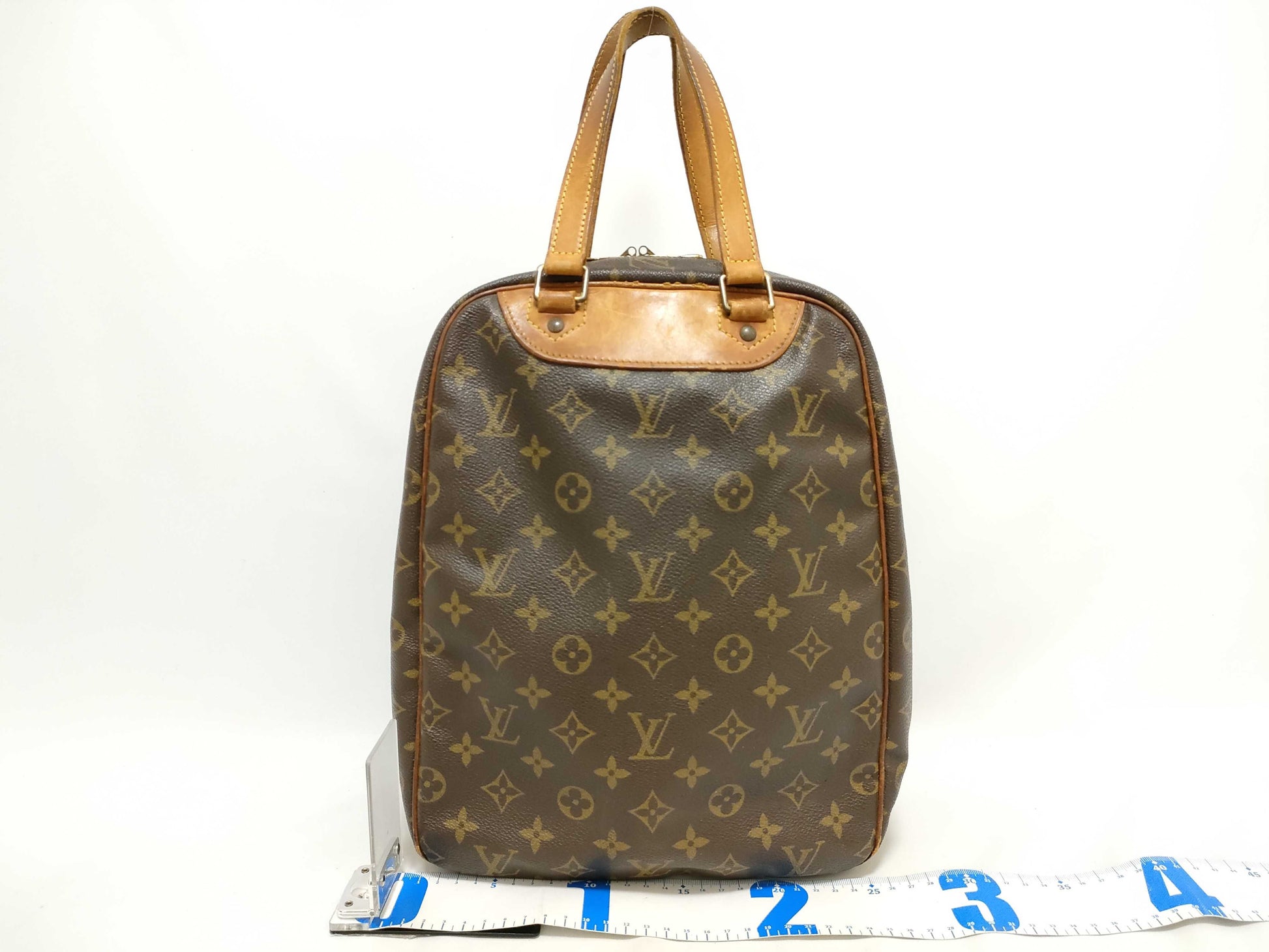 LOUIS VUITTON Monogram TH - Louis Vuitton M41450 VI0927 Excursion Monogram Canvas Handbag