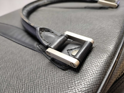 LOUIS VUITTON Taiga Kendall PM M30122 Boston Bag with Unclear Serial Number