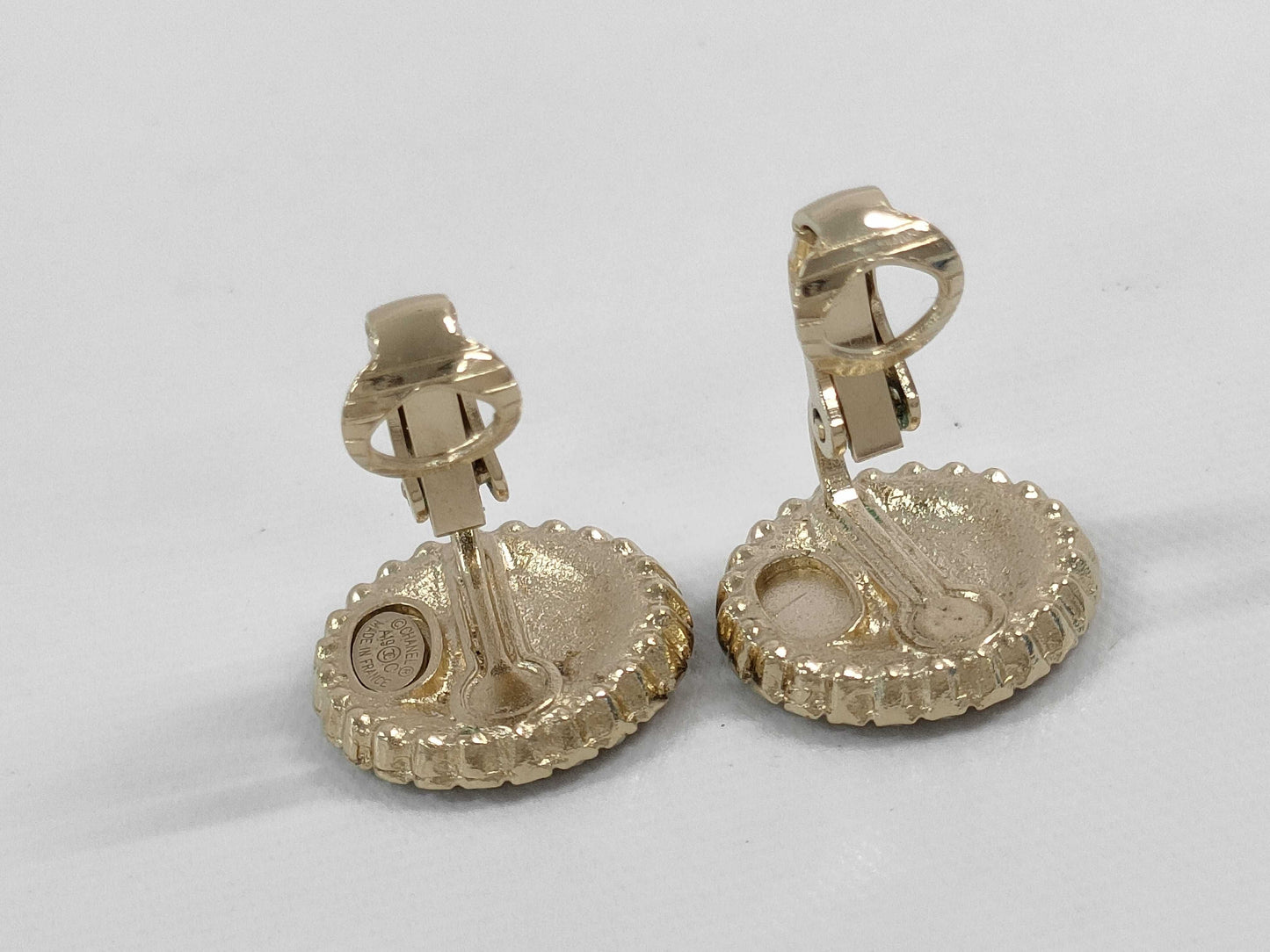 CHANEL 19C Coco Mark LA PAUSE F Pearl Round GP Earrings