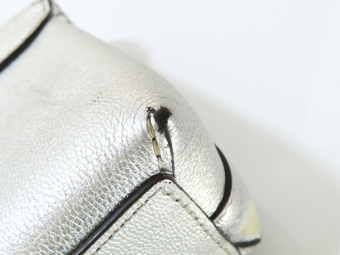 LOUIS VUITTON V-Logo x Leather Very Chain Bag M43201 FO2187 Silver RFID Enabled Handbag