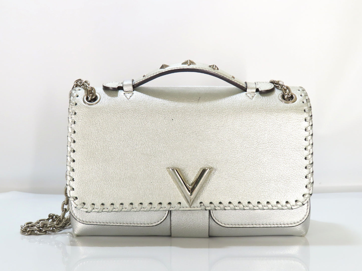 LOUIS VUITTON V-Logo x Leather Very Chain Bag M43201 FO2187 Silver RFID Enabled Handbag