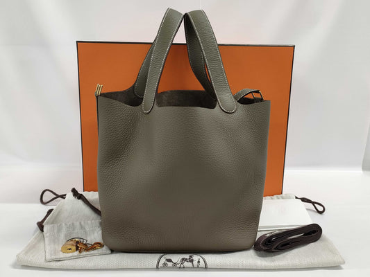 HERMES Picotin Lock 22mm Taurillon Clemence Etoupe Leather Handbag with Gold Hardware and K Stamp