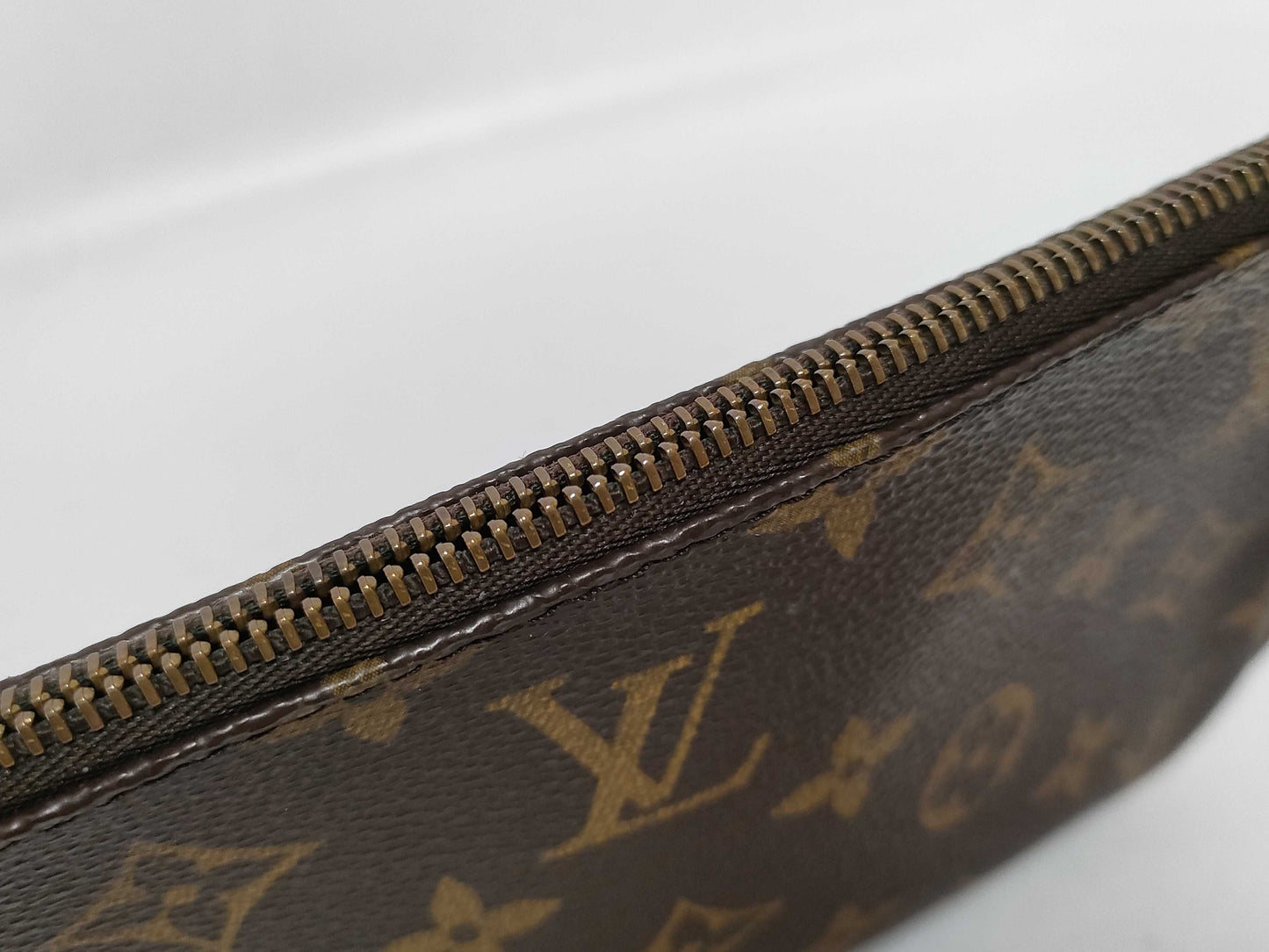 LOUIS VUITTON Monogram Pochette Accessoires M51980 SL0938 Brown Zipper Pull Detachable Pouch Louis Vuitton Pouch