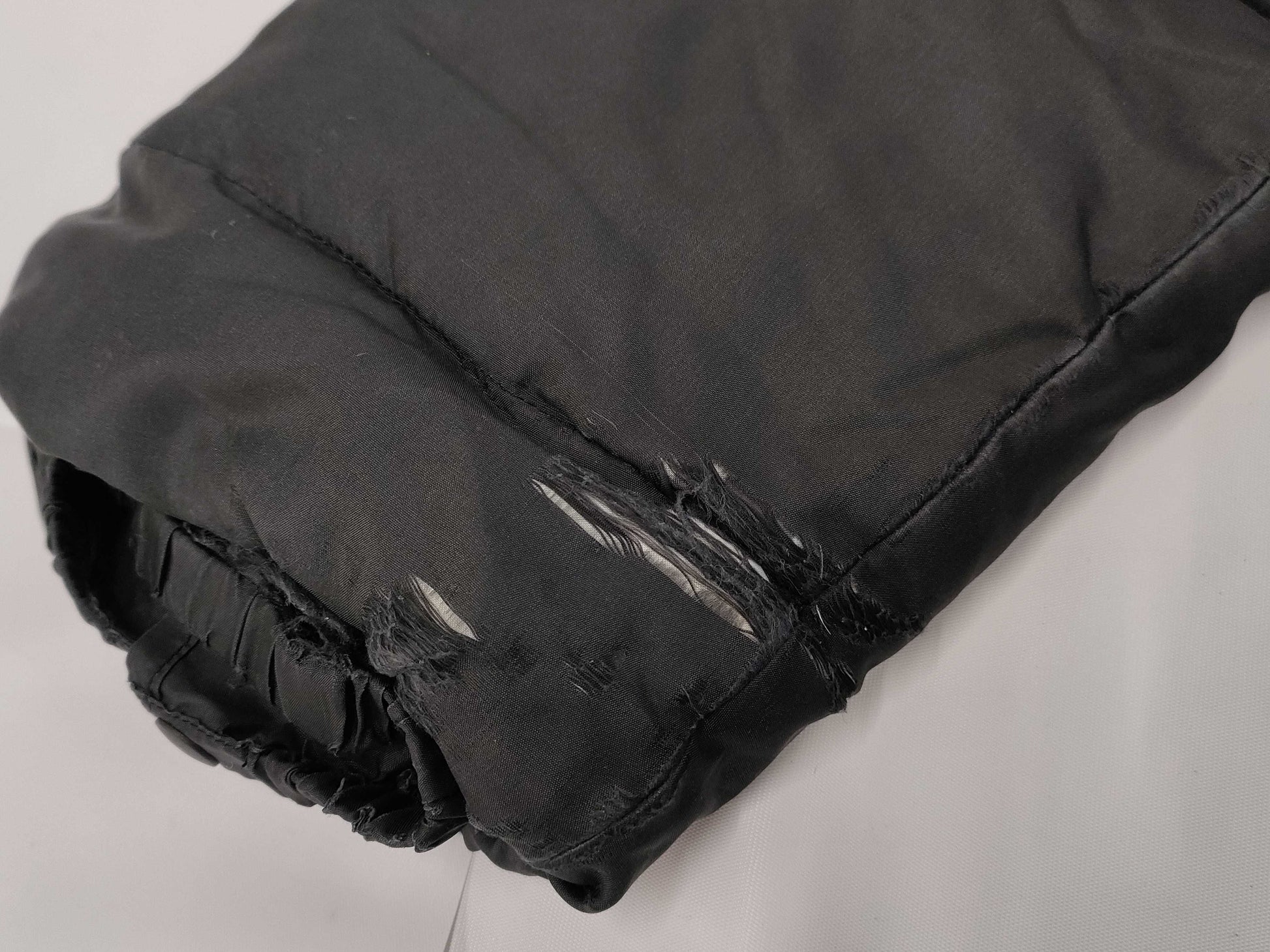 (10462_0225)▼BURBERRY Down Jacket with Fur Size L Coat