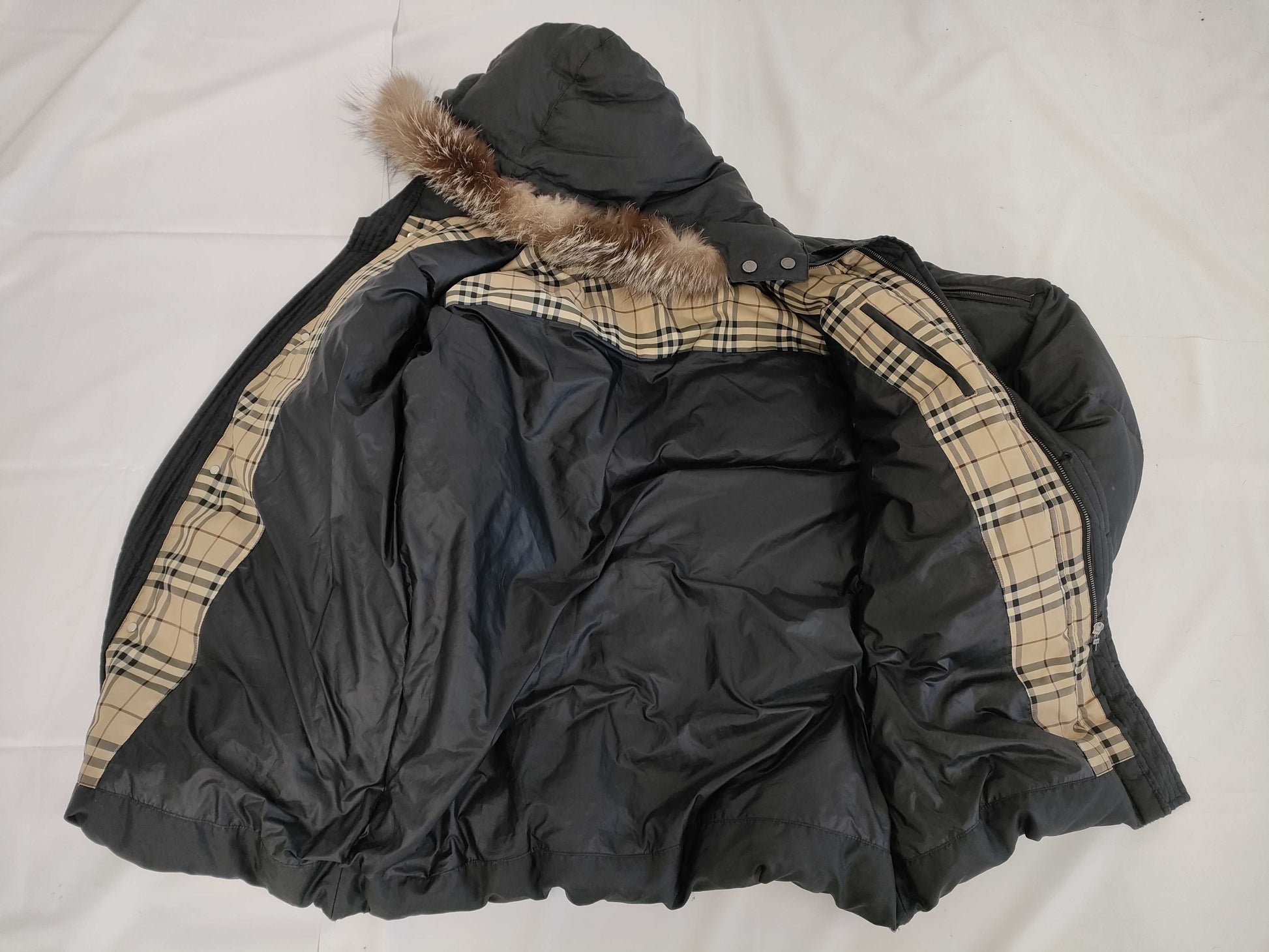 (10462_0225)▼BURBERRY Down Jacket with Fur Size L Coat