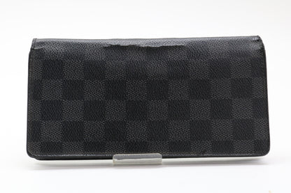 LOUIS VUITTON Damier Graphite Brazza Wallet
