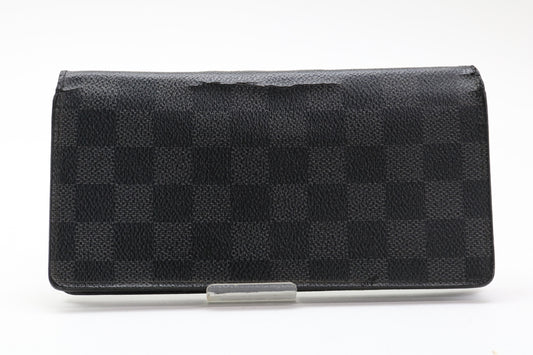 LOUIS VUITTON Damier Graphite Brazza Wallet