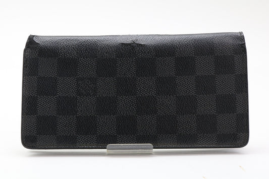 LOUIS VUITTON Damier Graphite Brazza Wallet
