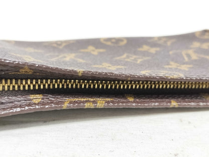 LOUIS VUITTON Monogram Louis Vuitton Pouch