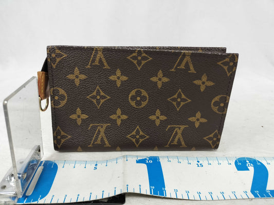 LOUIS VUITTON Monogram Louis Vuitton Pouch