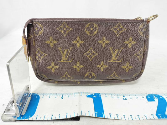 LOUIS VUITTON Monogram Pouch Pouch