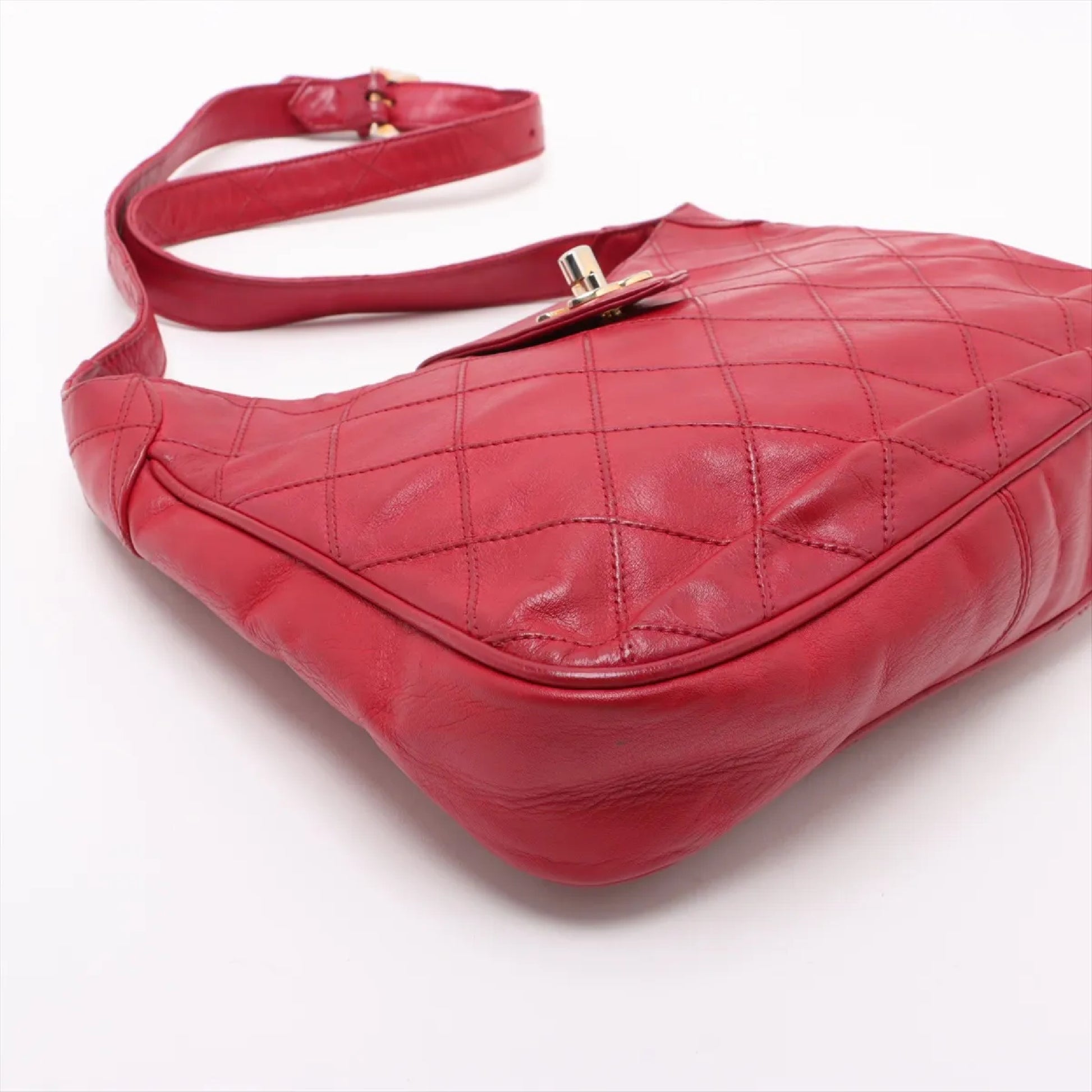 CHANEL Matelasse Lambskin Shoulder Bag with Pouch