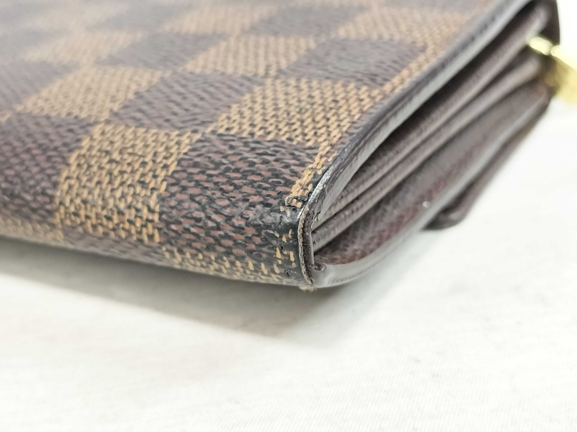 LOUIS VUITTON Damier Sarah Portefeuille Wallet