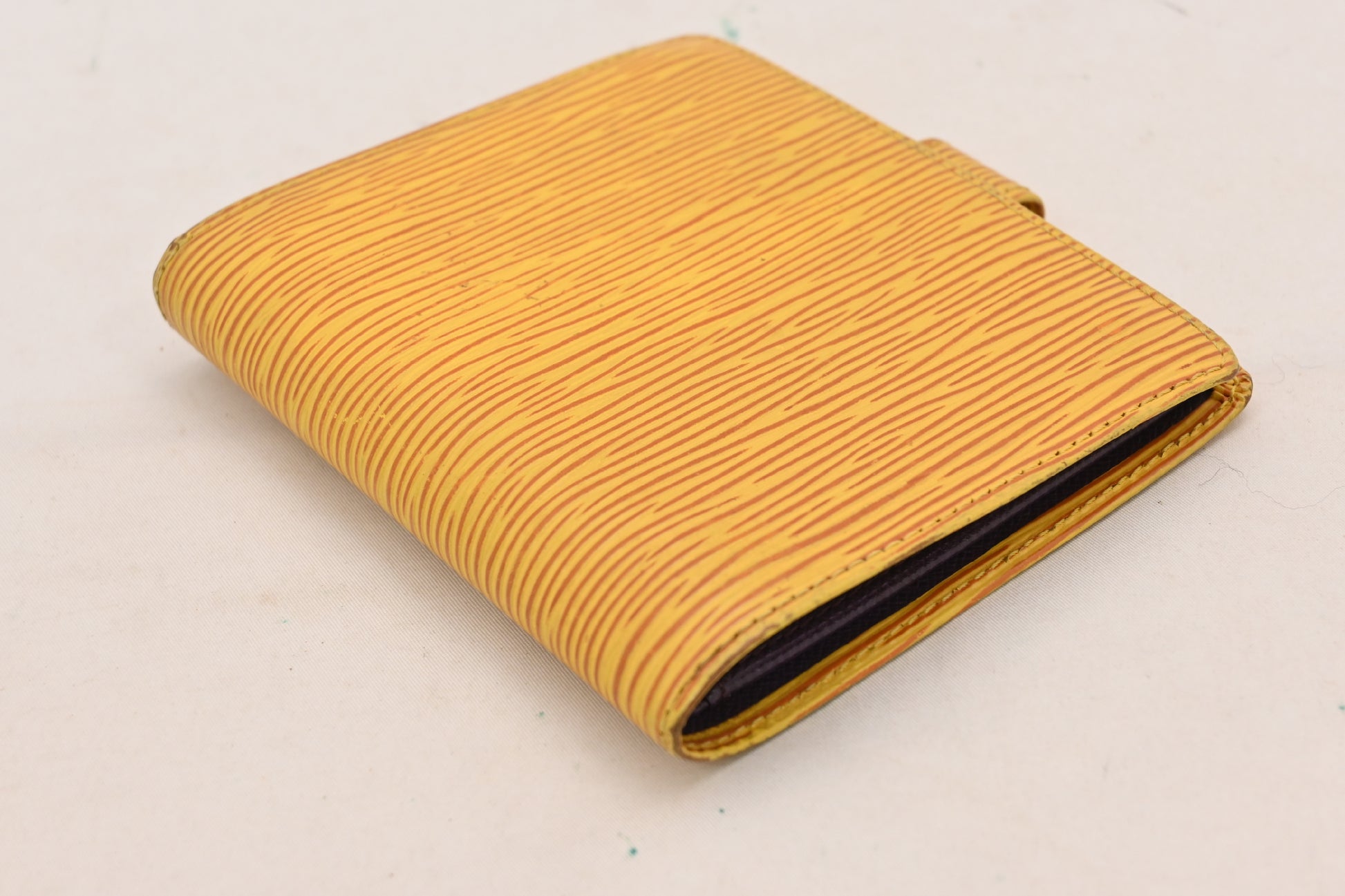 LOUIS VUITTON Epi Porte-Biere Compact Bi-fold Wallet Compact Wallet