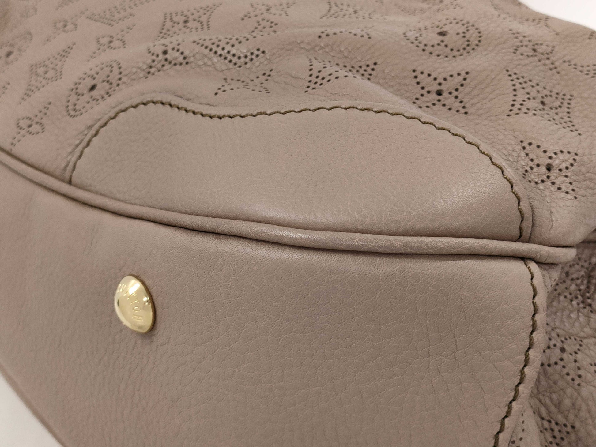 LOUIS VUITTON Mahina Solar PM Beige Handbag