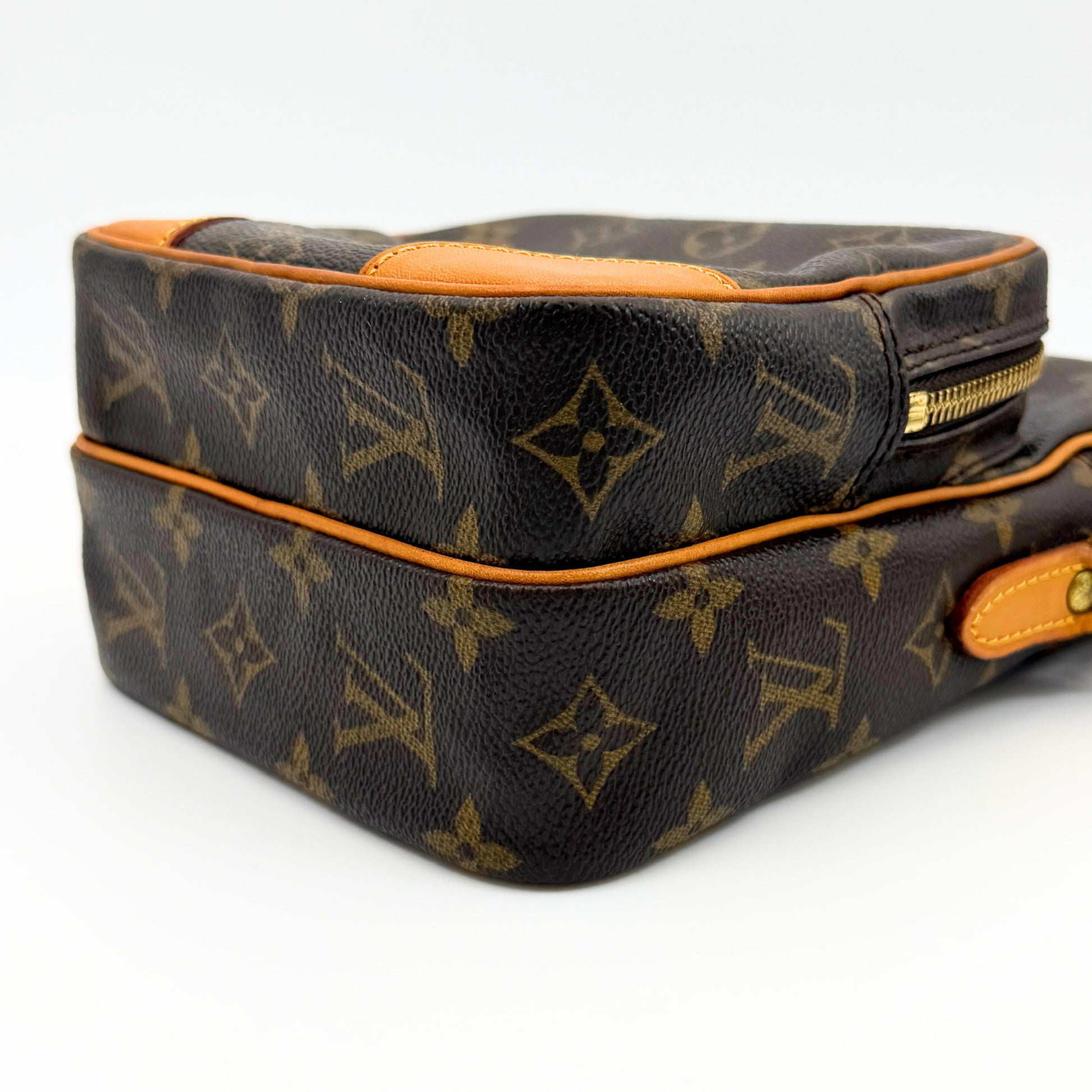 LOUIS VUITTON Monogram M45236 Amazon Shoulder Bag