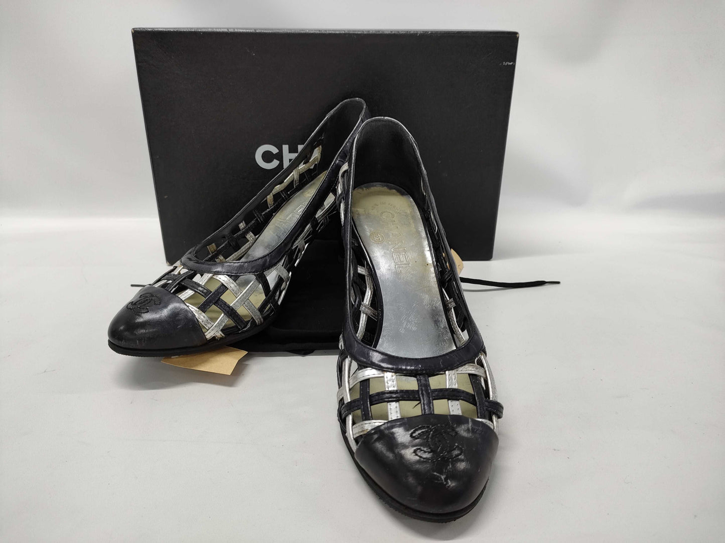 CHANEL Silver and Black Pumps, Size 37.5