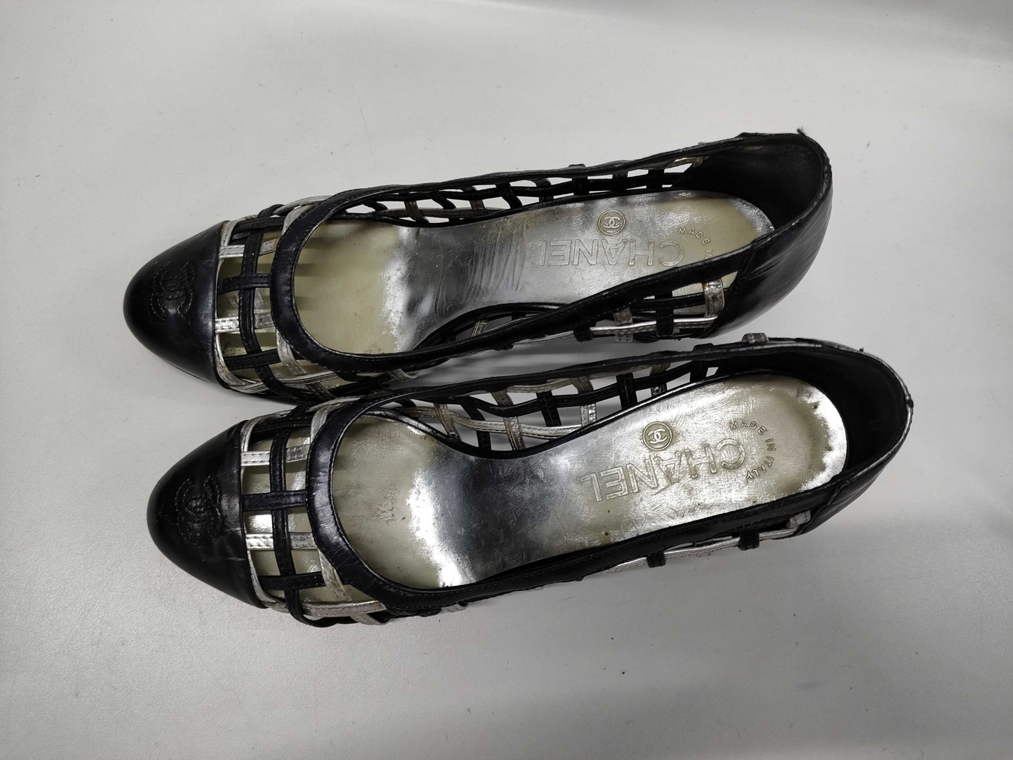 CHANEL Silver and Black Pumps, Size 37.5