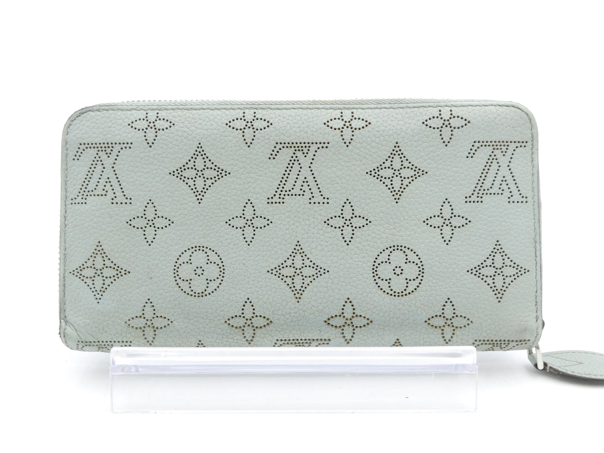LOUIS VUITTON Mahina Zippy Wallet