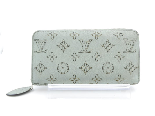 LOUIS VUITTON Mahina Zippy Wallet